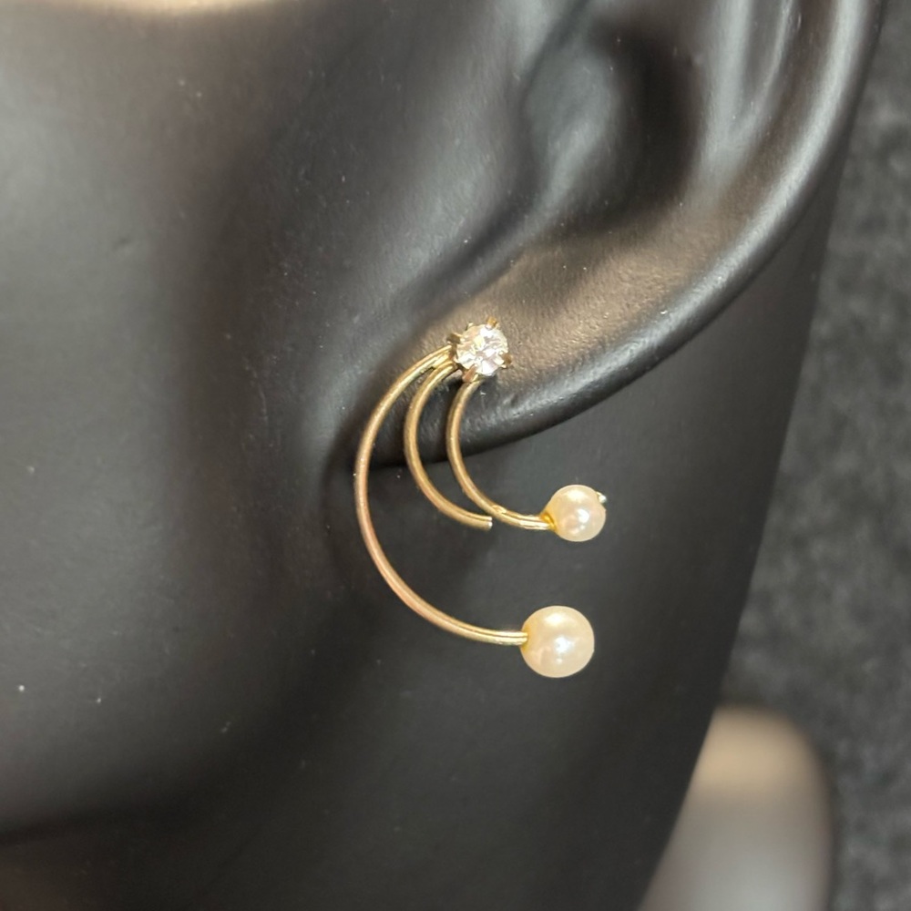 Vintage Gold-Tone Wire Wave Pearl Earrings